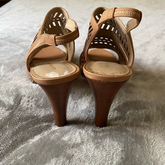 Adrianne Vittadini 4” Heels - Picture 6 of 6